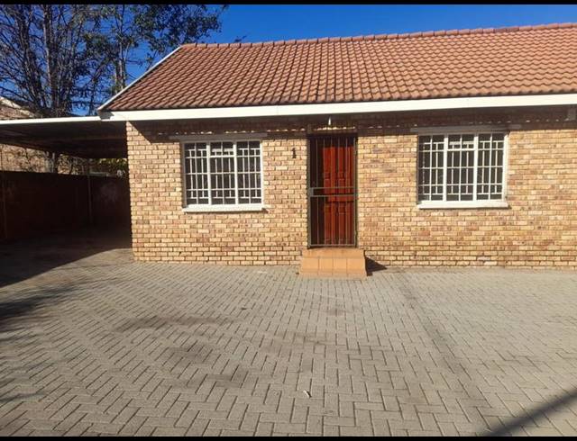 2 BEDROOM CLUSTER FOR SALE IN STANDERTON CENTRAL